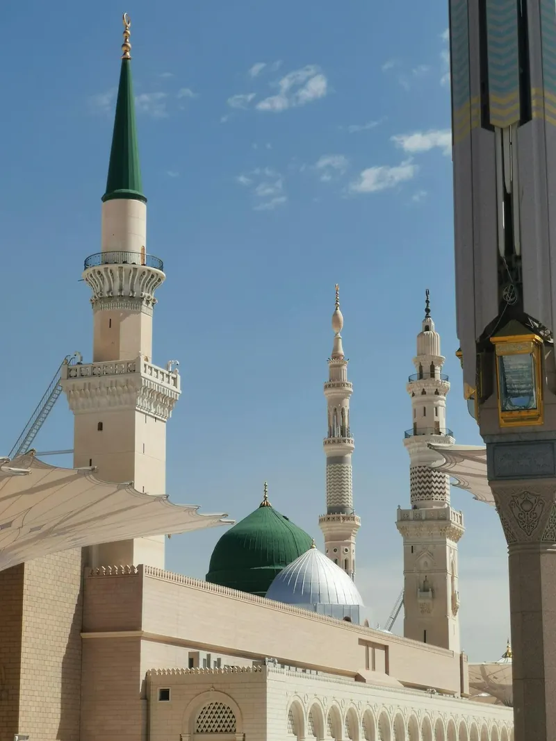 Masjid an-Nabawi minarets and green dome, Madinah